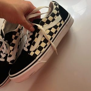 Old skool checkered vans sneakers